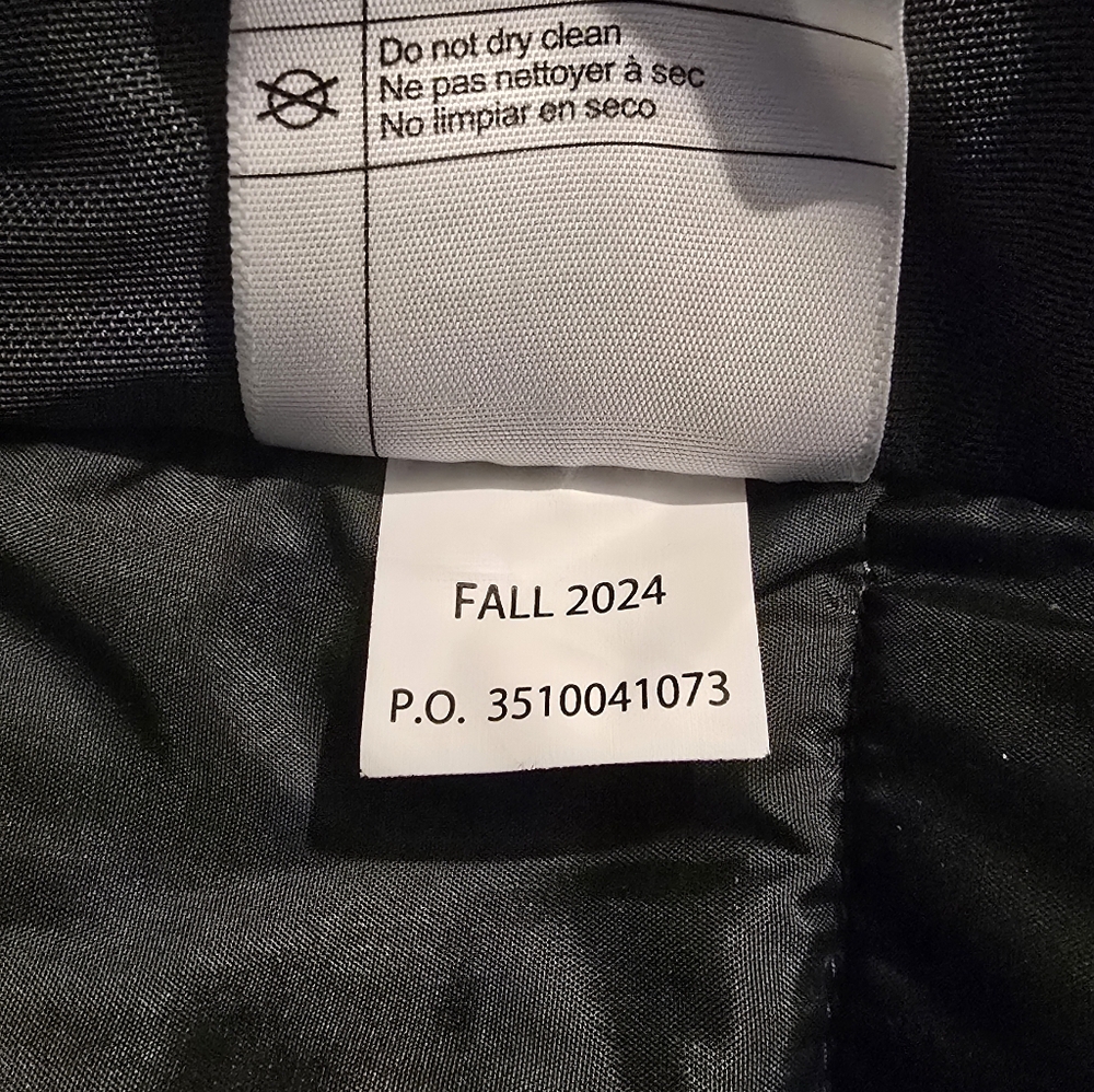 Carhartt Women's Montana Relaxed Fit Insulated Jacket Size Medium - Picture 8 of 8